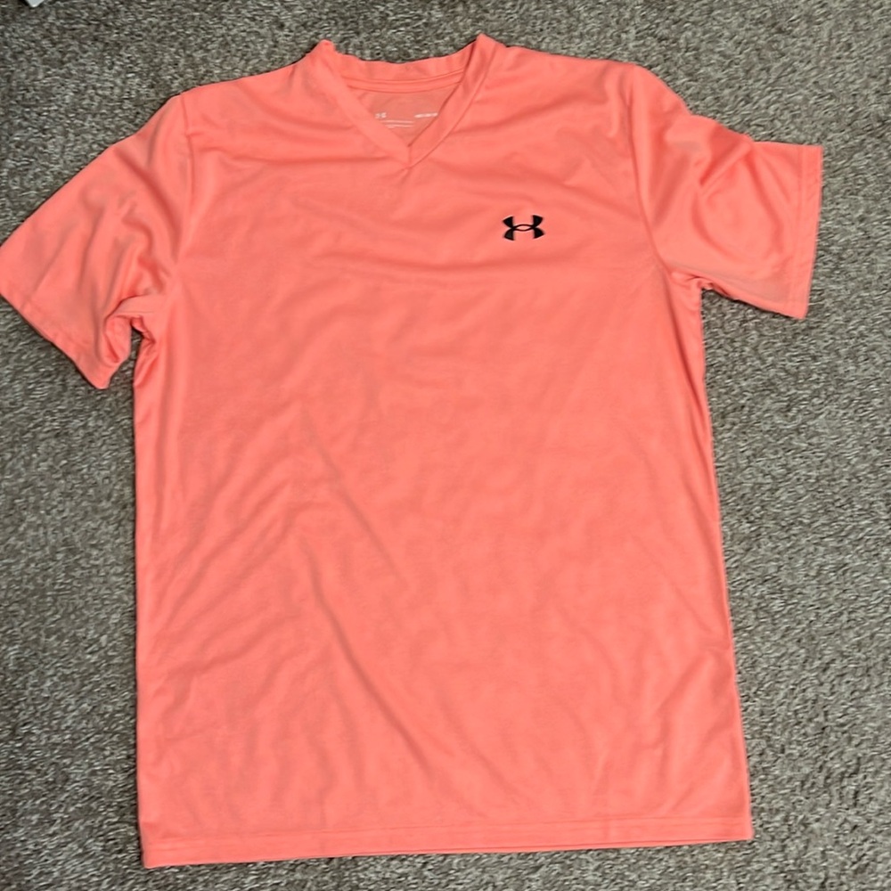 Men’s under armor workout top